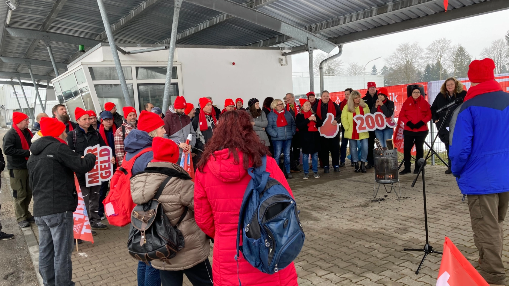 Tarifrunde Textil & Bekleidung 2023 - Warnstreik bei DBI Global Supply Chain in Schongau (Frühschicht)