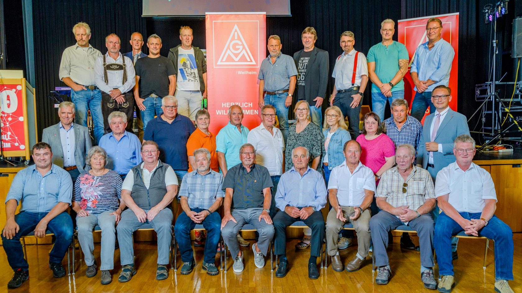 Gesamtbild aller Jubilare für 25-, 40-, 50-, 60- und 70-jährige Mitgliedschaften