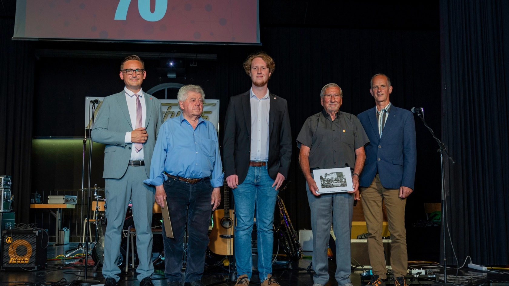 Geehrt für 70 Jahre Mitgliedschaft wurden Alfred Welscher aus Peißenberg und Johann Bockhorni aus Wolfratshausen - auf dem Bild mit dem ersten und zweiten Bevollmächtigten der IG Metall Weilheim (Karl Musiol und Thomas Schweiger) und Ortsvorstandsmitglied Quirin Brunner.