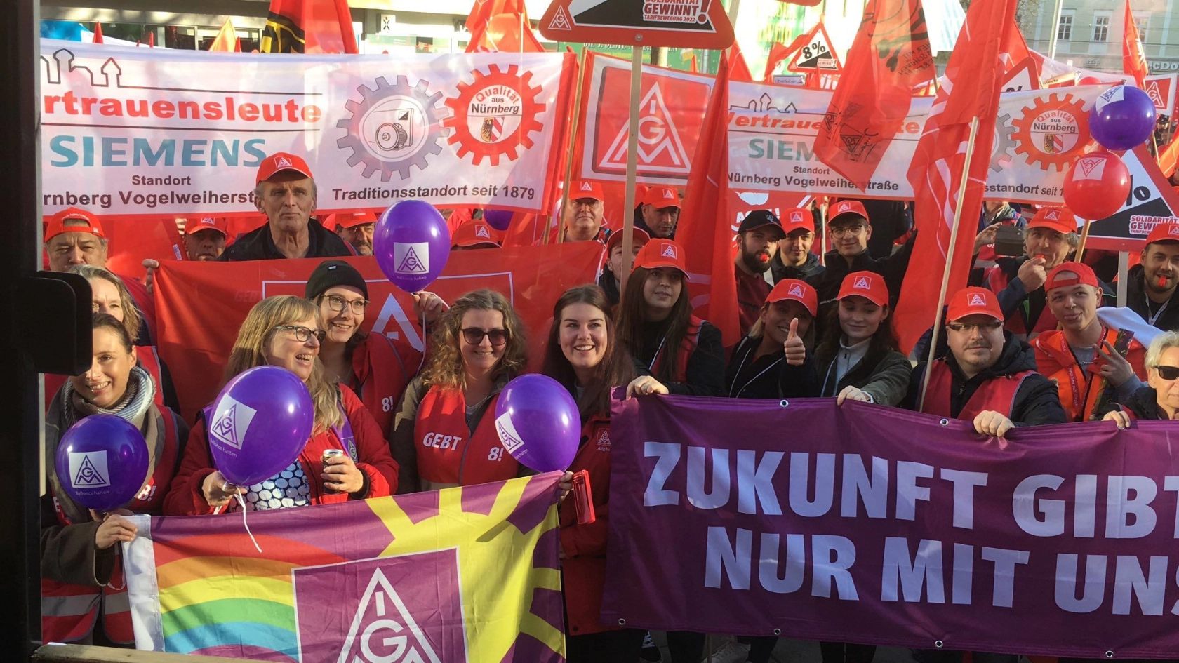 Frauenpower auf der Tarifaktion in Augsburg Oktober 2022