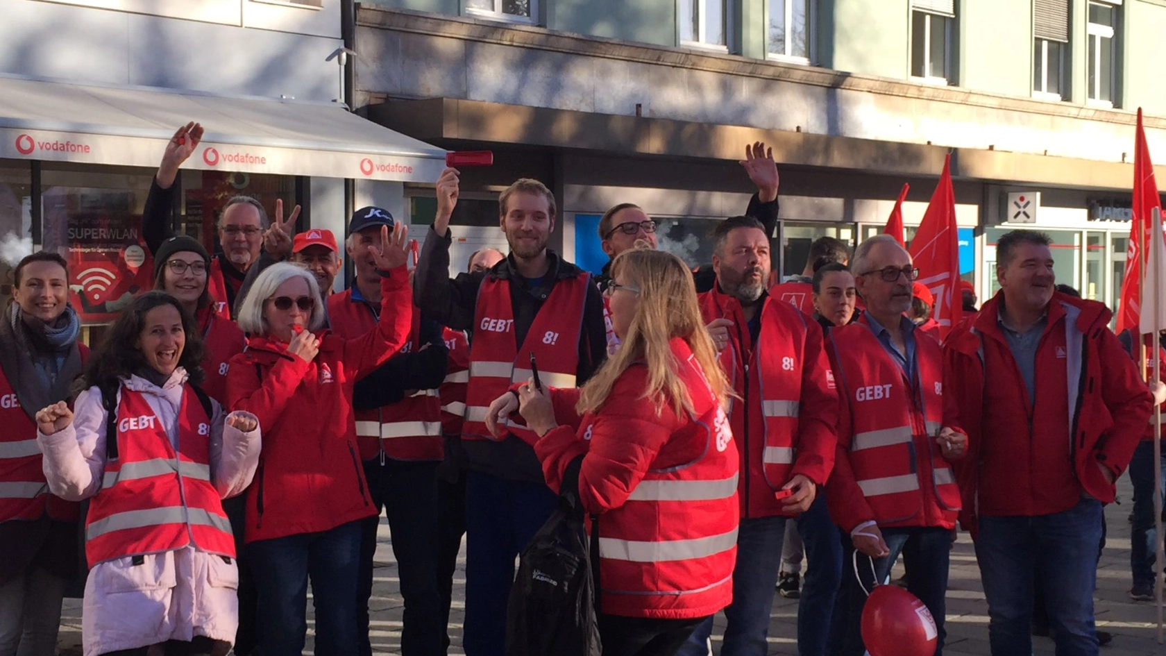 Weilheimer*innen auf dem Königsplatz in Augsburg, Tarifaktion zur dritten Verhandlungsrunde, Tarifrunde M+E-Industrie