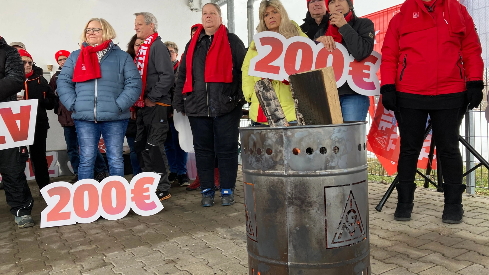 Tarifrunde Textil & Bekleidung 2023 - Warnstreik bei DBI Global Supply Chain in Schongau (Frühschicht)