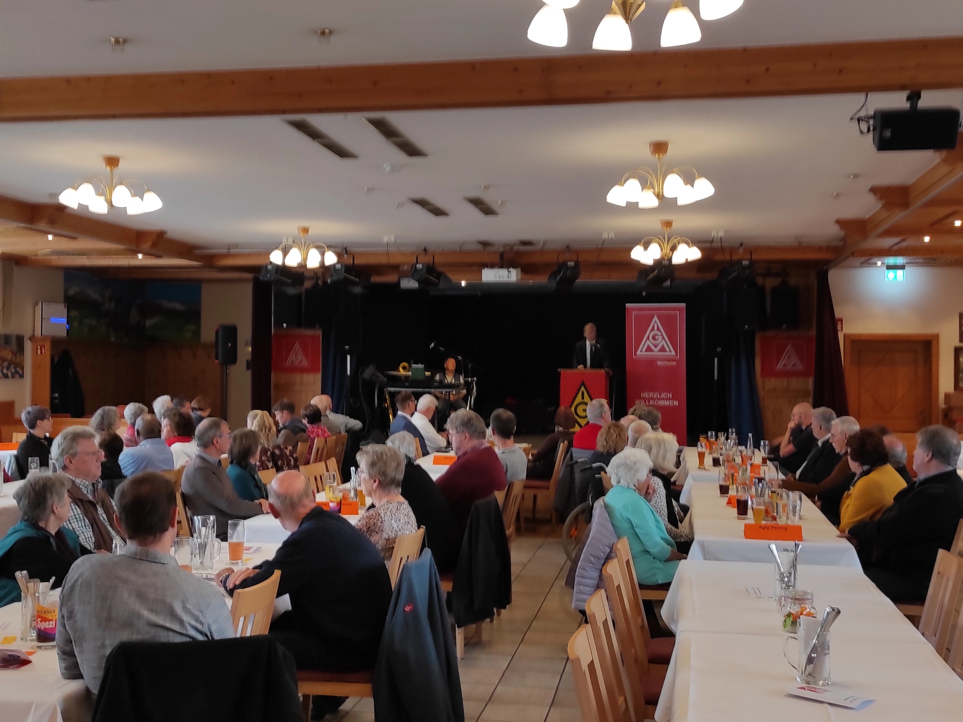 Jubilarfeier der IG Metall Weilheim am 5. November 2022 - Aufnahme vom Saal