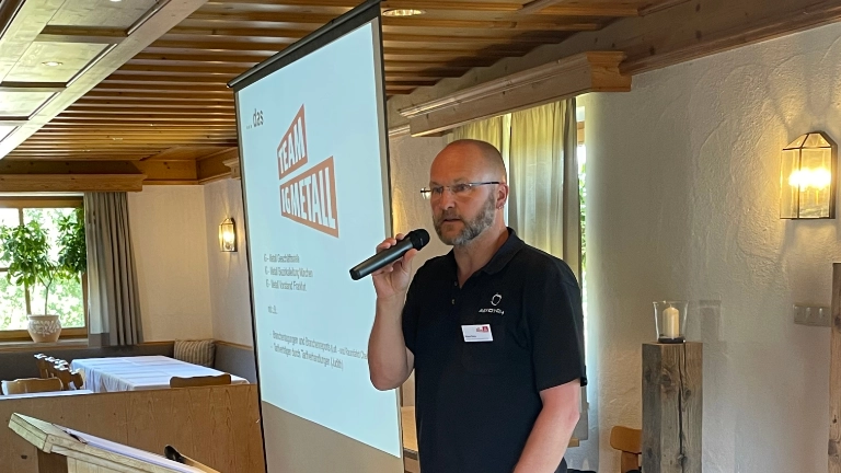 Klaus Kees (Cheesy), BR bei Aerotec in Peissenberg, referiert auf dem BR Empfang 2022 der IG Metall Weilheim in Paterzell